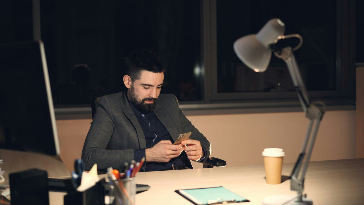 Why Your 9 PM Dinner Is Making Tomorrow’s Finance Day Harder