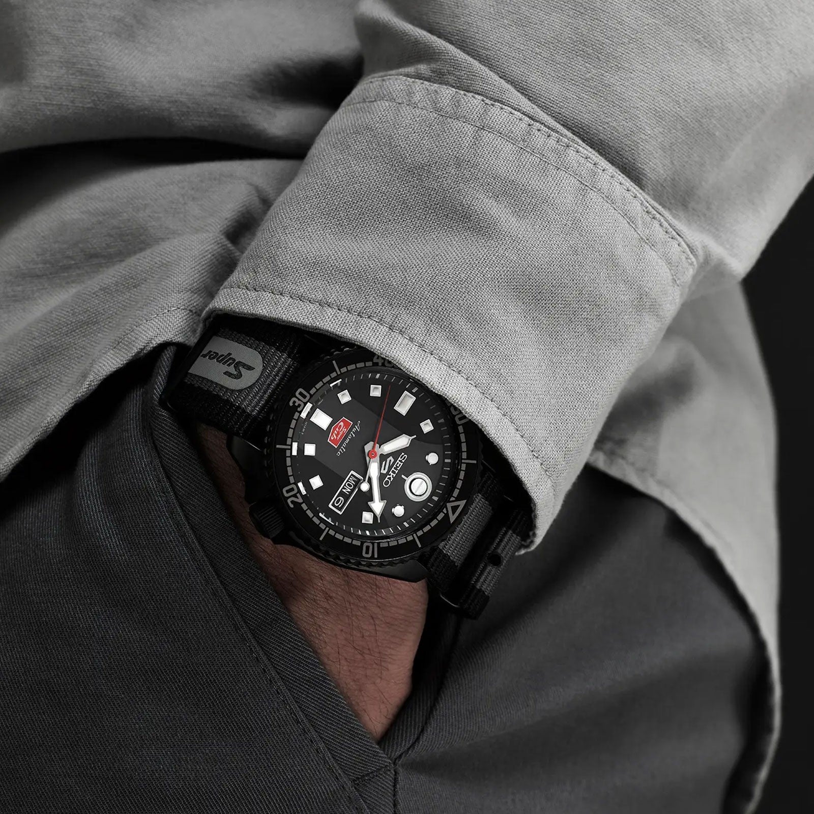 Seiko 5 Sports Honda Super Cub Limited Edition SRPJ75K1