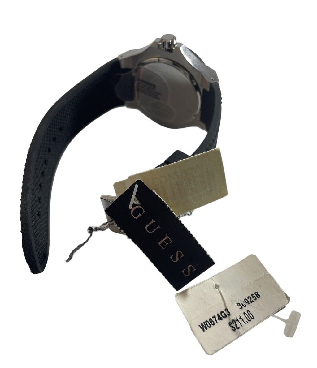 GUESS Men's Watch W0674G3